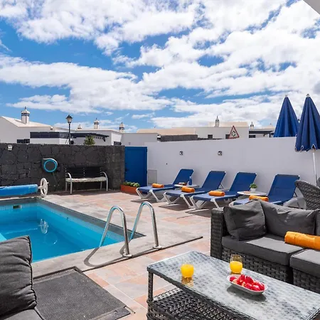 104 - Elise Present By Now Ltd 普拉亚布兰卡