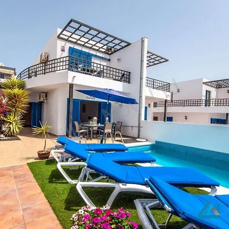 104 - Elise Present By Now Ltd Playa Blanca (Lanzarote)